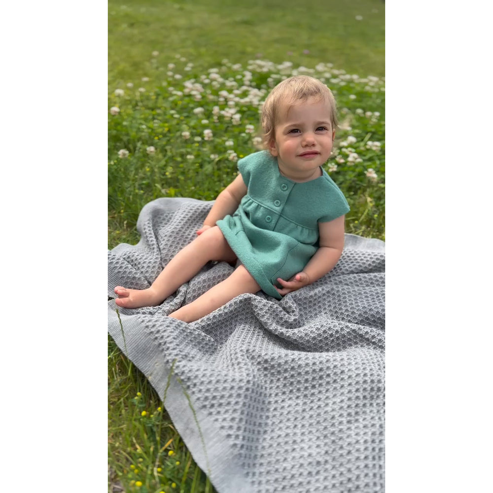 Disana wool blanket honeycomb grey